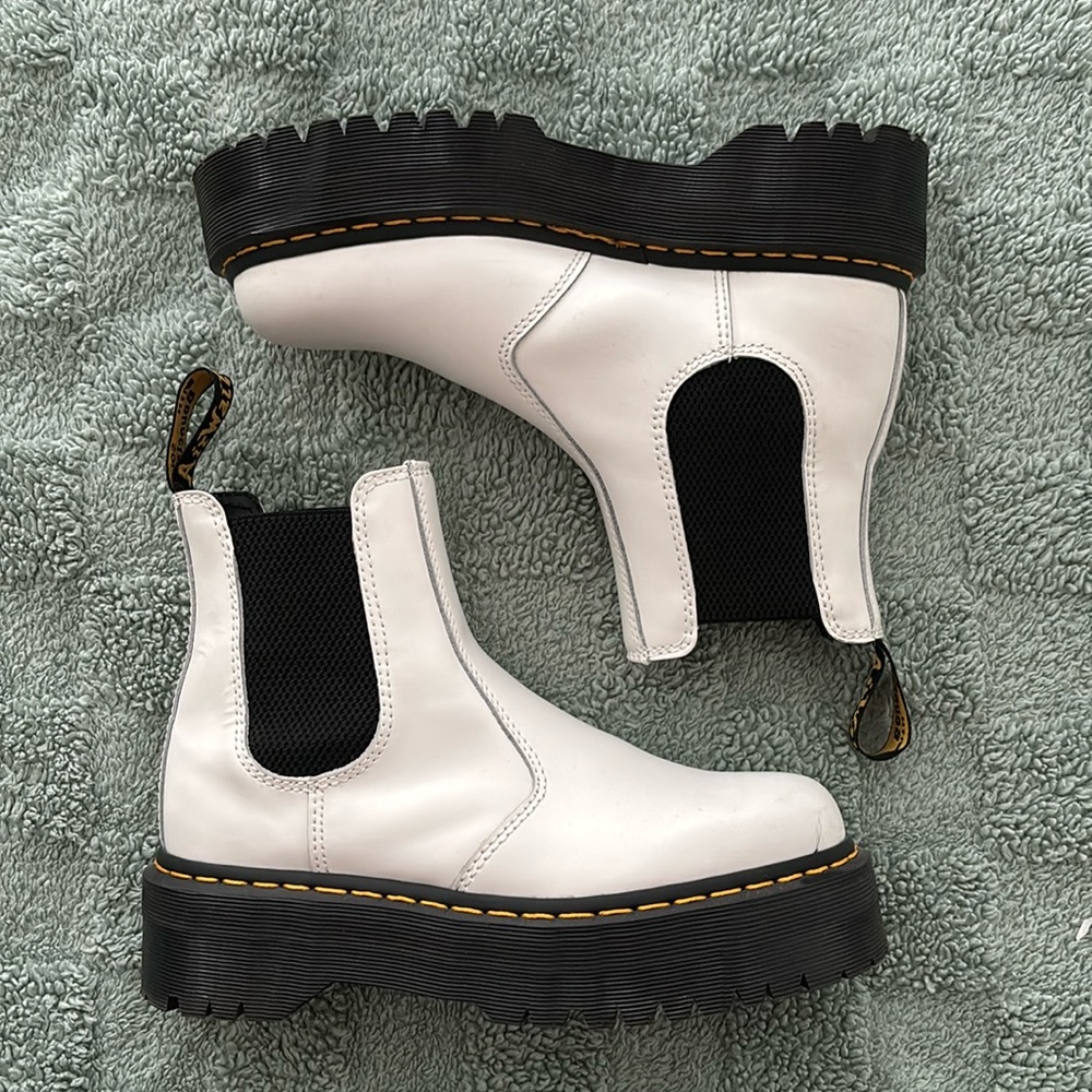 2976 SMOOTH LEATHER PLATFORM CHELSEA BOOTS
